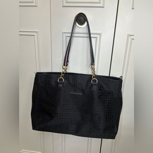 TOMMY HILFIGER BLACK TH LOGO TOTE/PURSE